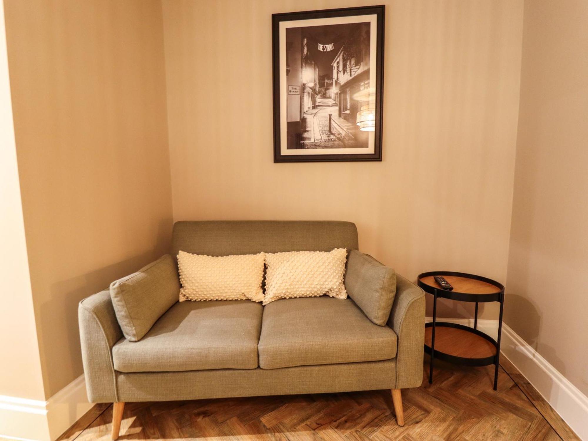 17 Union Road Basement Apartment Линкълн Екстериор снимка